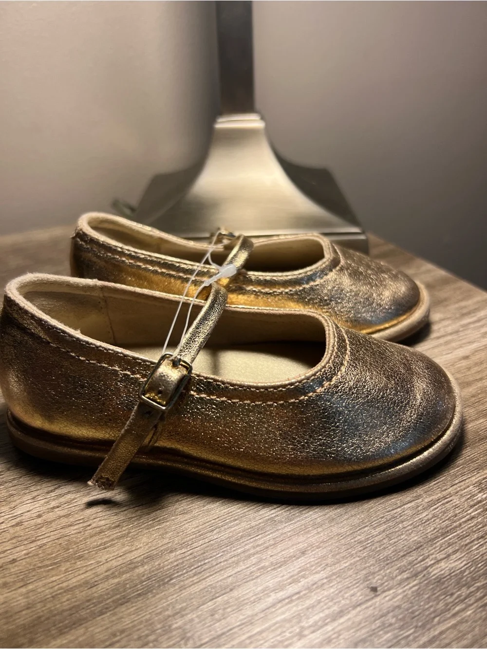 Zara Girls Gold Mary Jane Dress Shoes stock (10)